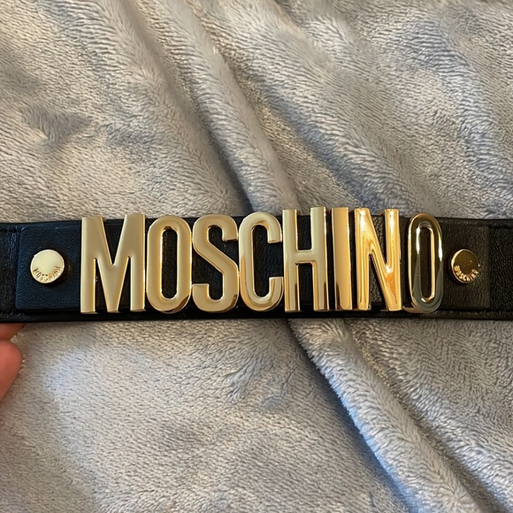 Moschino dog collar & lead!! Highly sought after - Picture 10 of 10